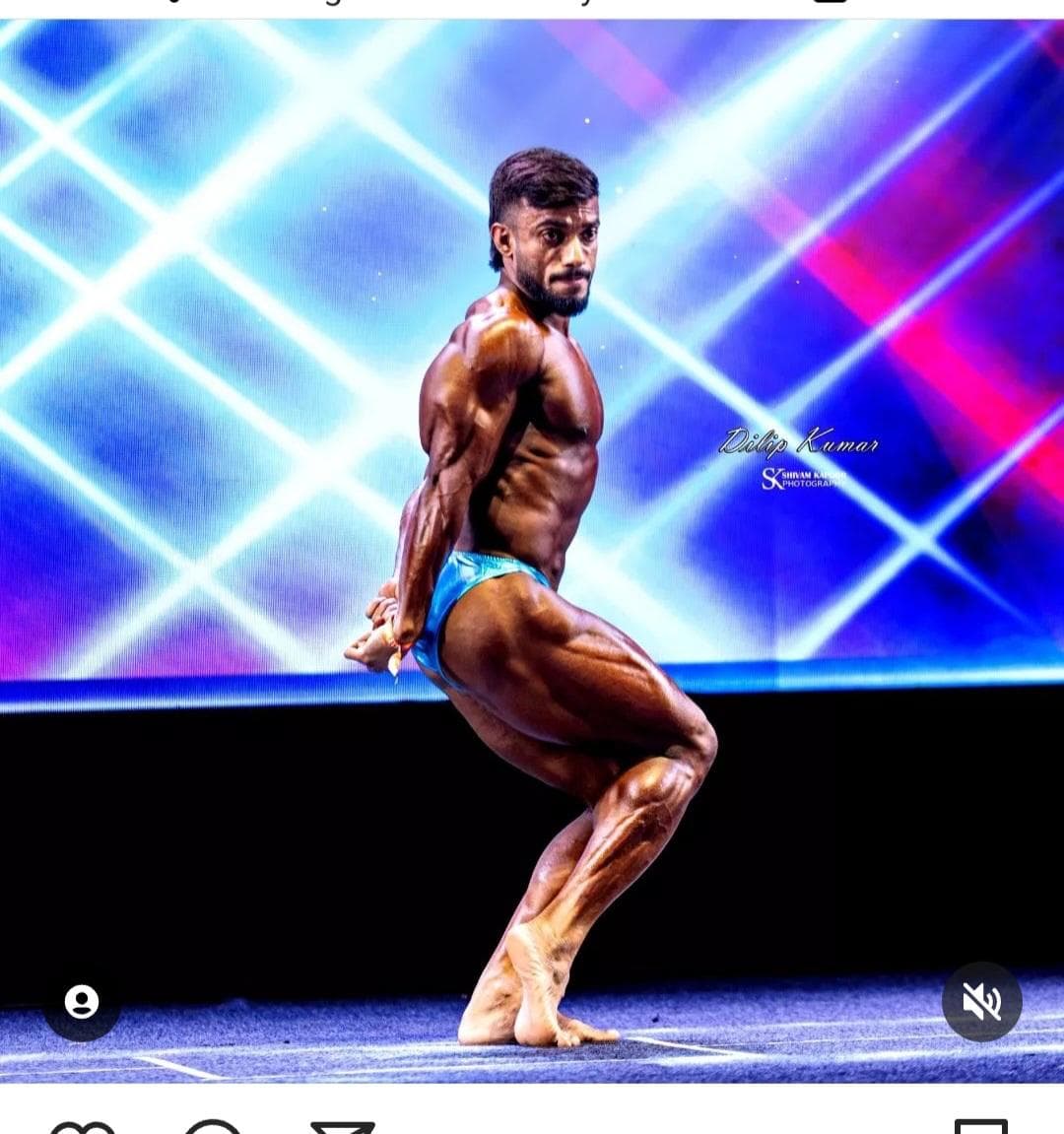 Bodybuilding and gym fitness stage pose
