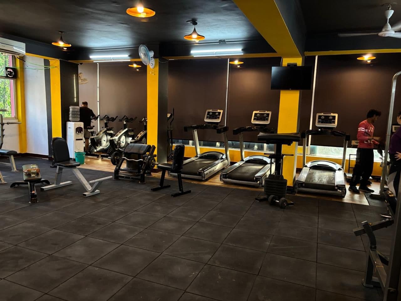 Gym cardio and strength area